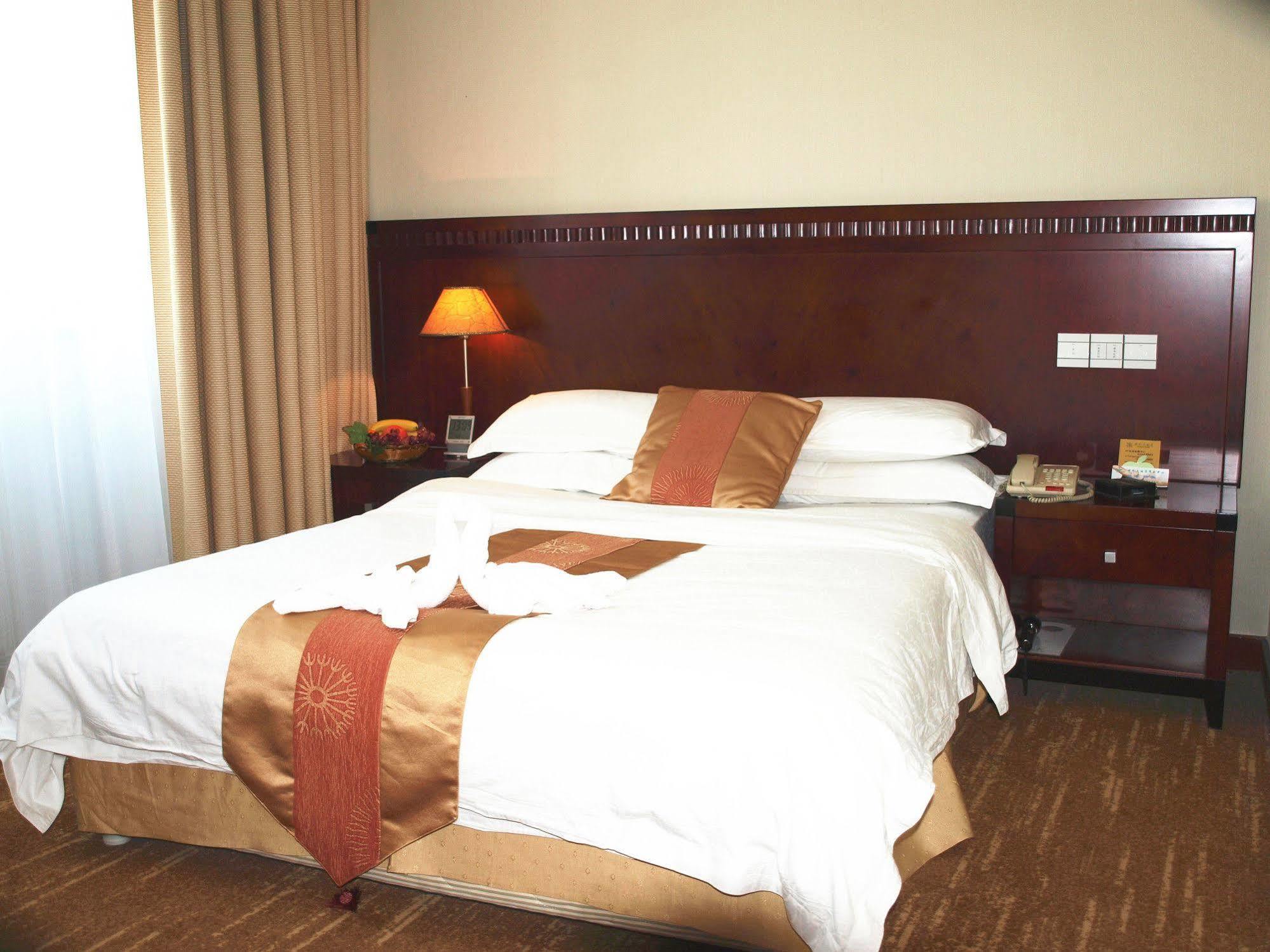 Century Hotel Taicang Екстер'єр фото