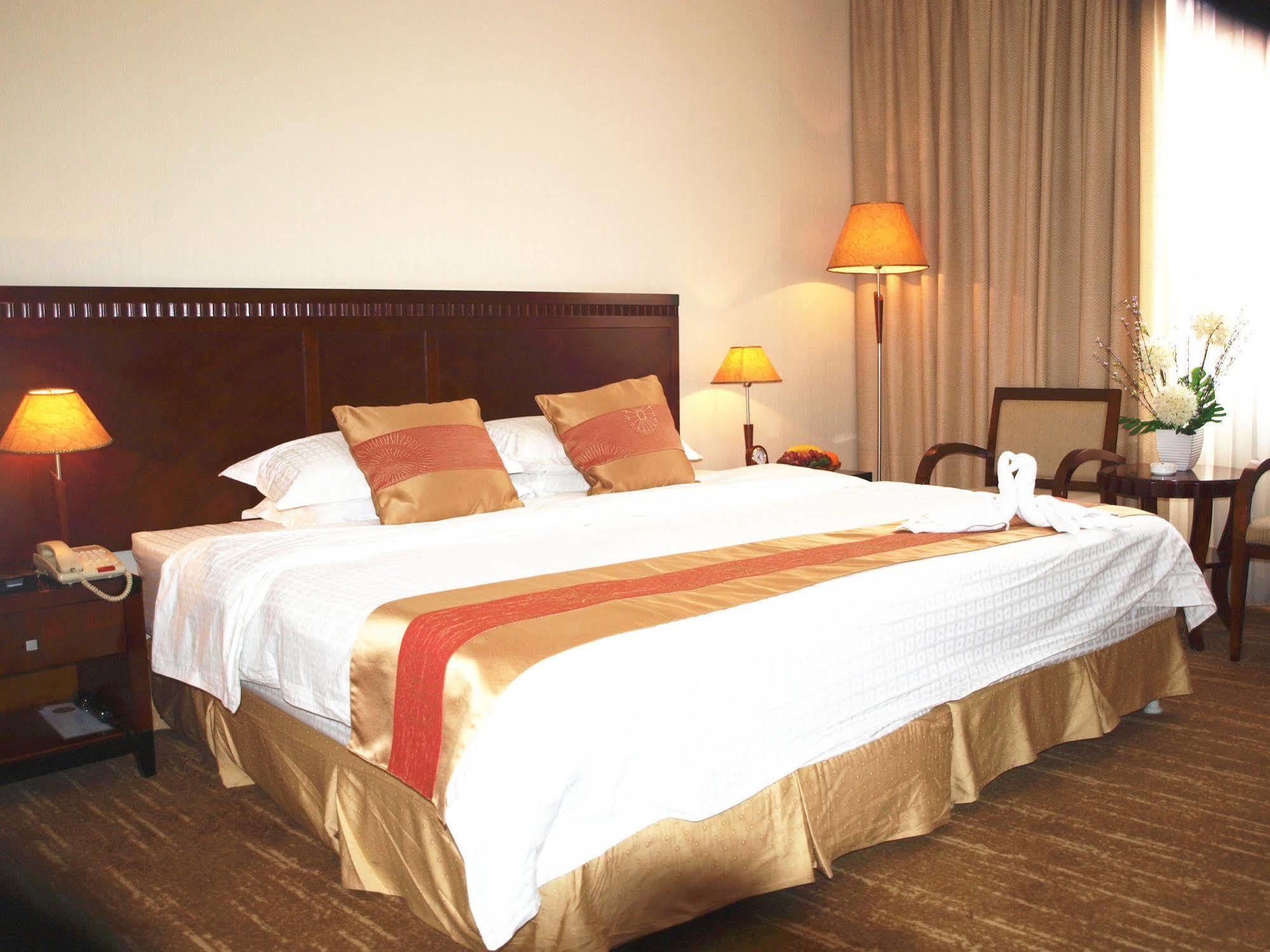 Century Hotel Taicang Екстер'єр фото